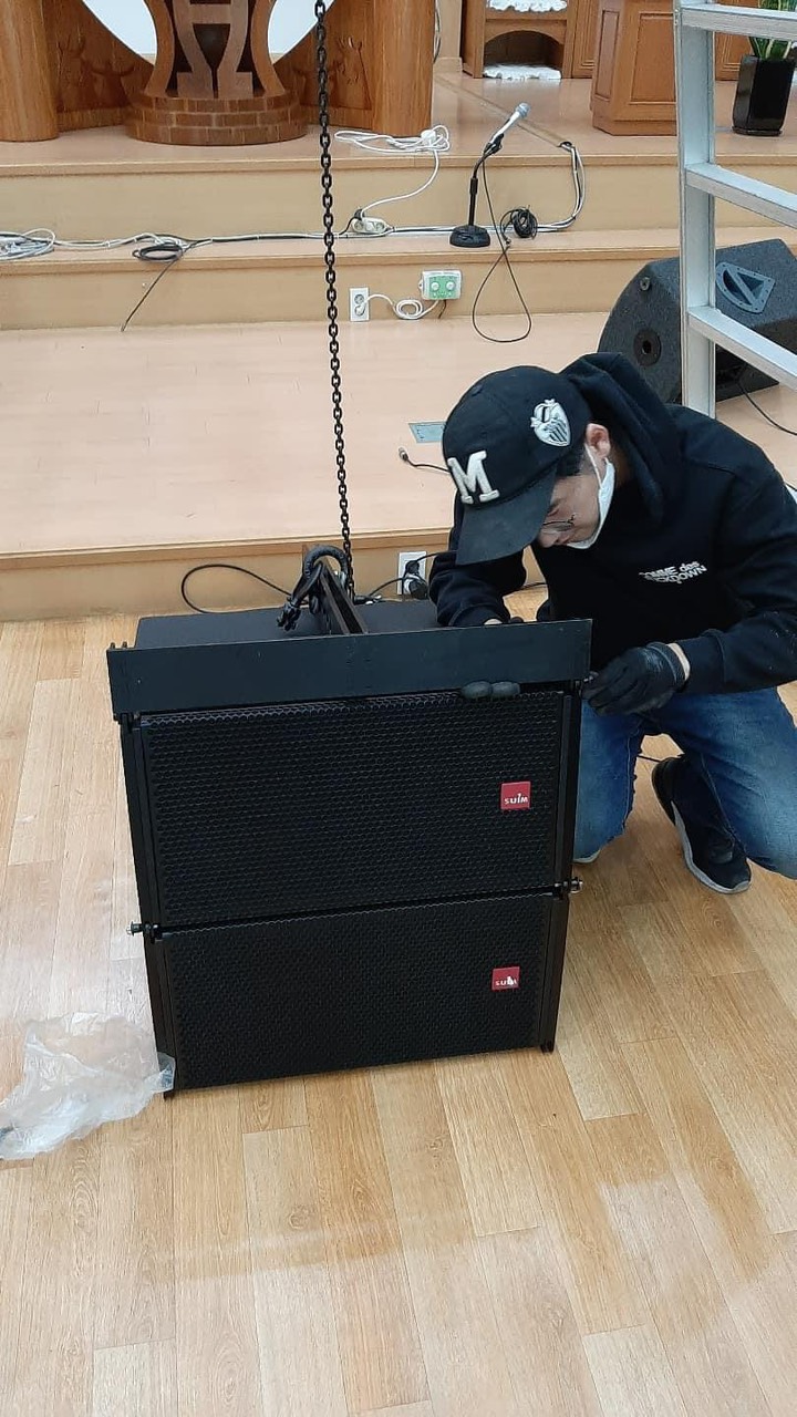 Sản phẩm loa array SUIM được lắp đặt tại hội trường