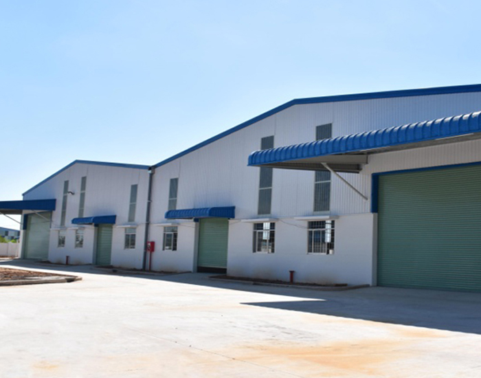 Nhà xưởng bao gồm 2 phân xưởng nằm cạnh nhau nên việc kết nối hệ thống giữa 2 khu vực dễ dàng hơn