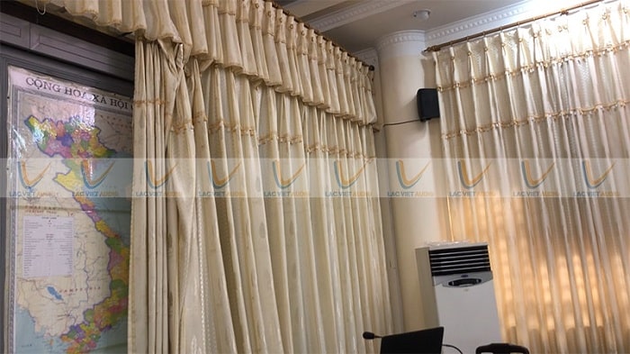 Kết hợp thêm 4 chiếc loa treo tường để mang lại hiệu quả tốt nhất
