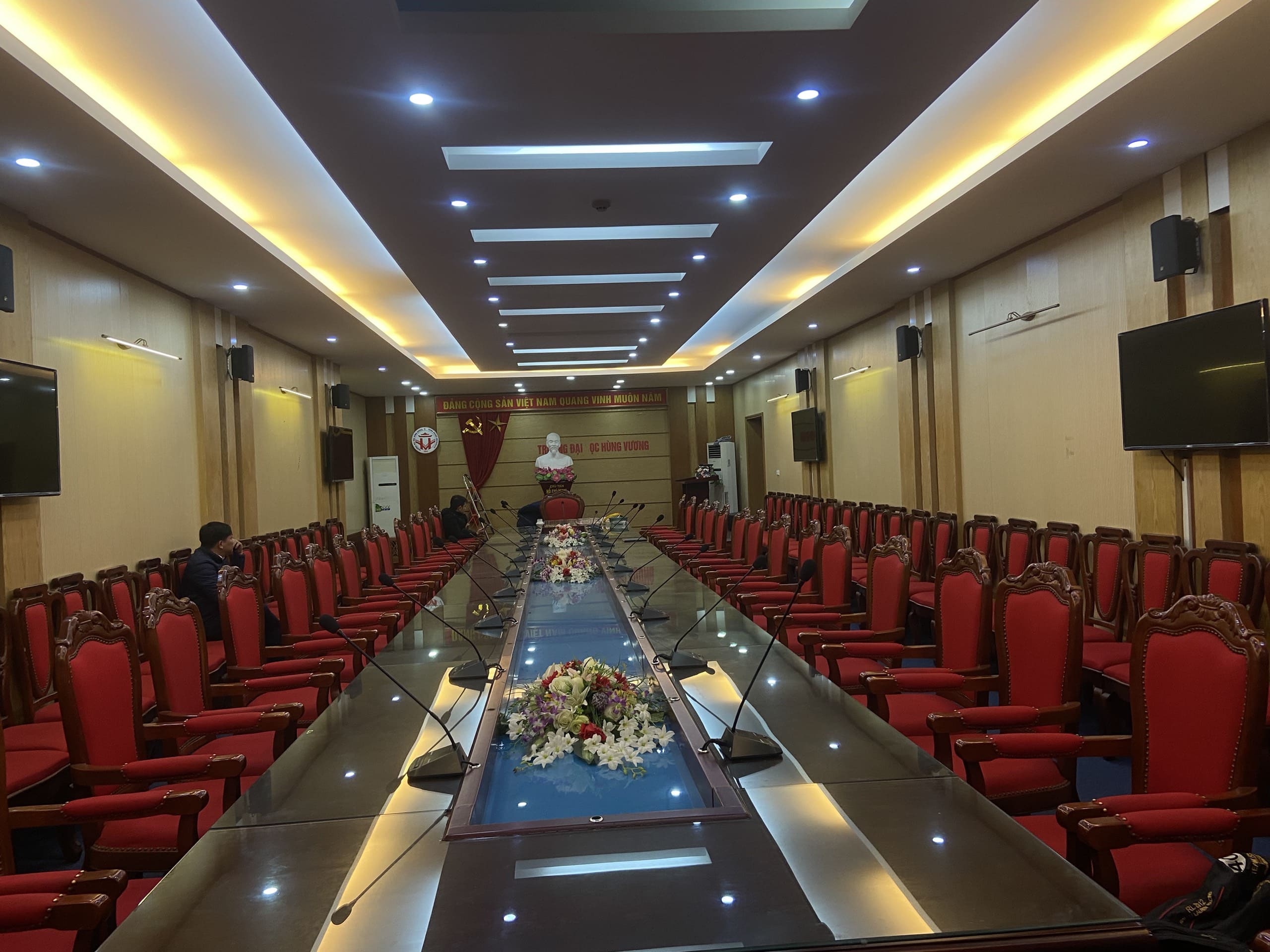 Dự án lắp đặt âm thanh hội nghị cho Đại học Hùng Vương, Phú Thọ