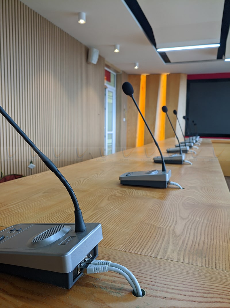 Chi tiết micro cổ ngỗng Paso có cả loa