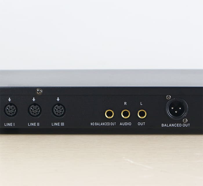 Mặt sau của bộ điều khiển Asima DG-8000 Mặt sau của bộ điều khiển Asima DG-8000