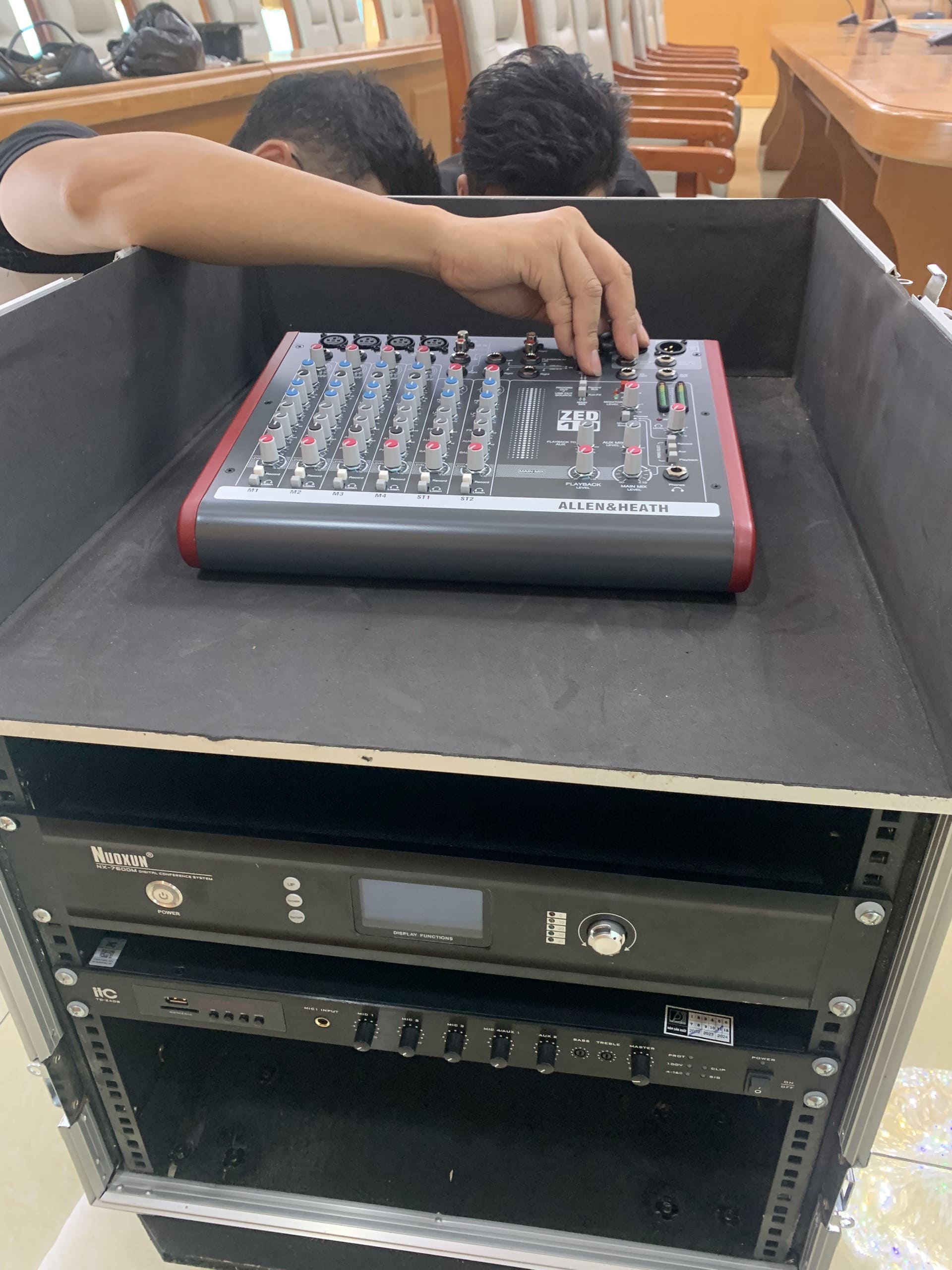 Kiểm tra hoạt động bàn mixer