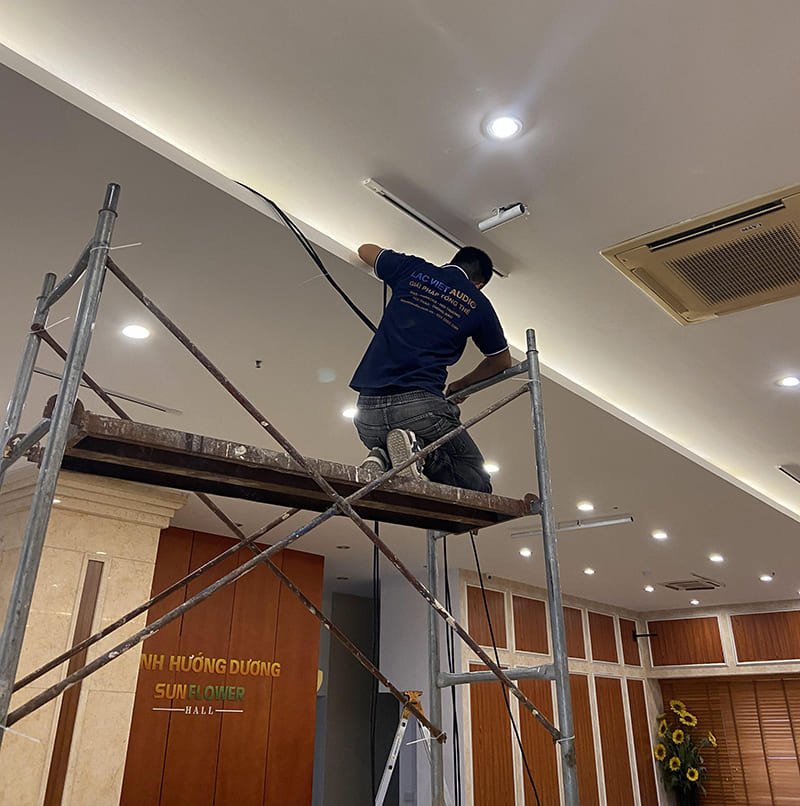Qúa trình đi dây lắp đặt loa chuyên nghiệp, nhanh chóng
