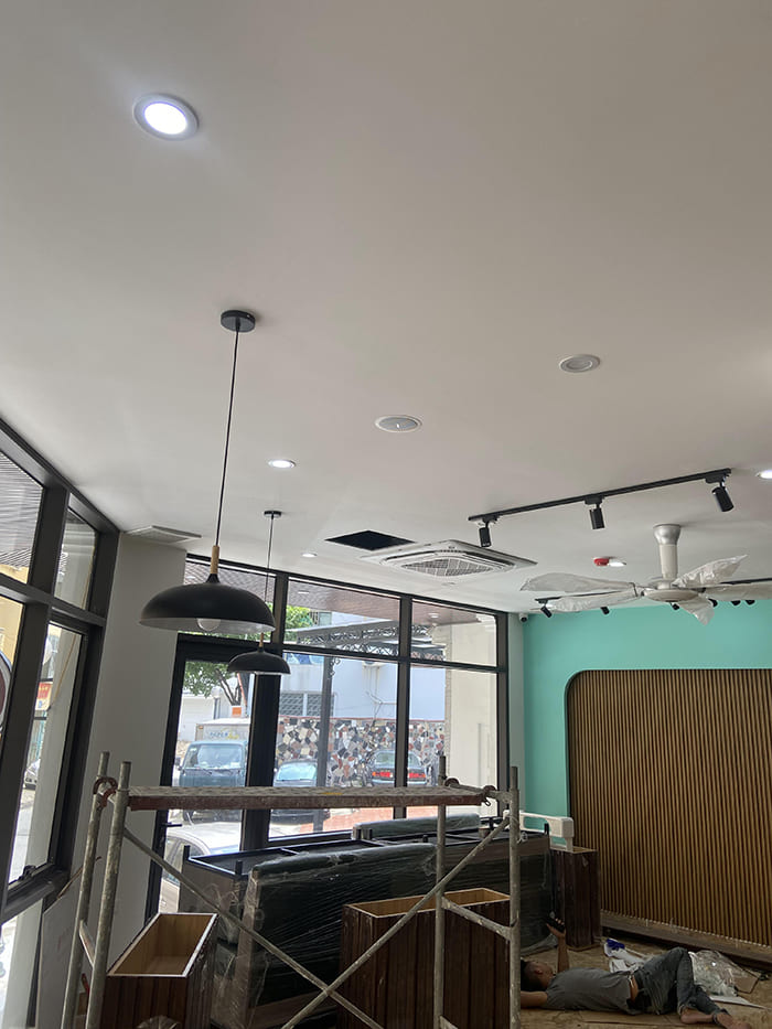 Qúa trình thi công lắp đặt hệ thống âm thanh cho quán cafe Hương Phố - Nguyễn Khánh Toàn