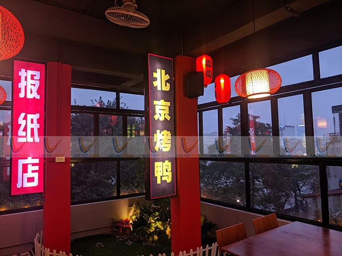 Không gian rất HongKong, mang lại trải nghiệm thú vị cho khách hàng